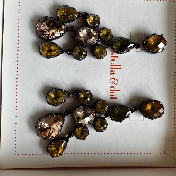 Stella & Dot Earrings - Picture 3 of 7